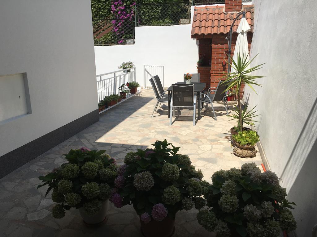 Apartment Satus Podstrana Exterior photo